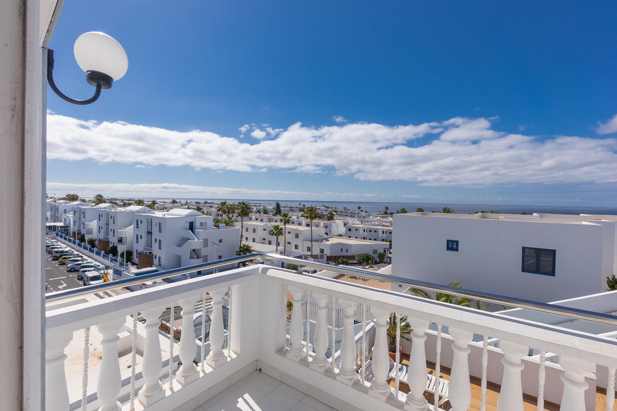 Apartamentos Corona Mar Puerto del Carmen  Exterior photo
